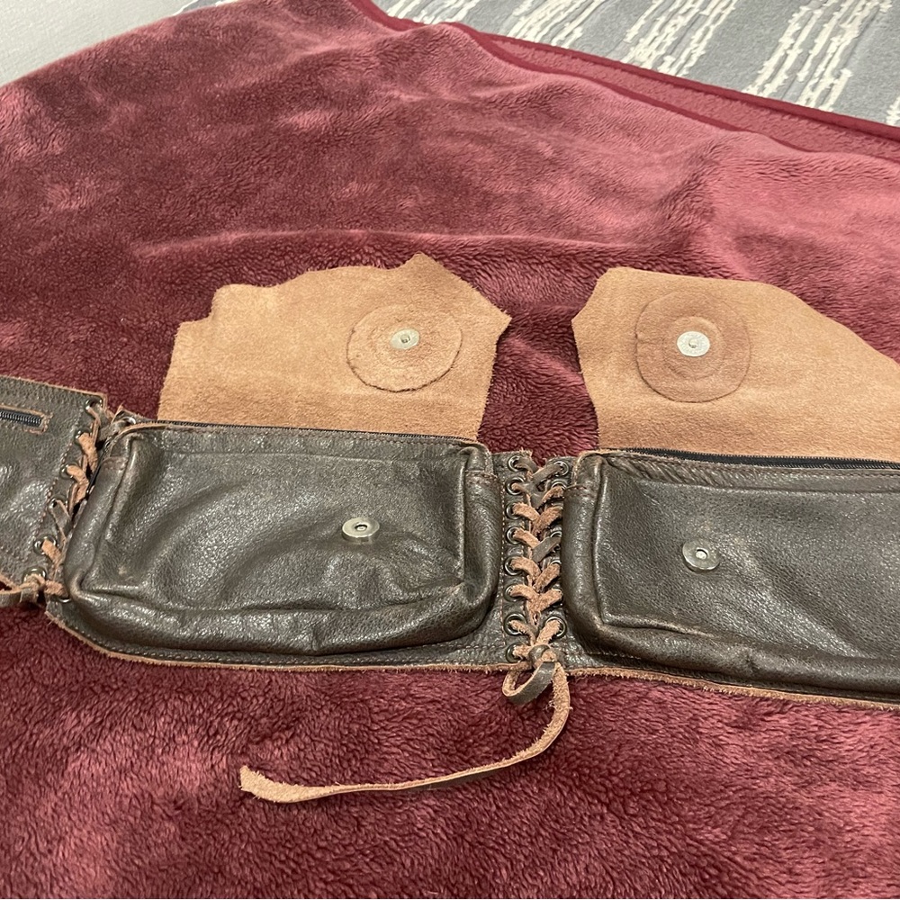 Belt with snap pockets. Great for riding motorcycle